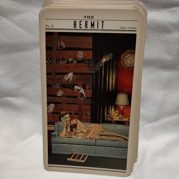 The Zombie Tarot: An Oracle of the Undead - Picture 13 of 13